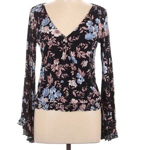 American Eagle Black Floral Long sleeve